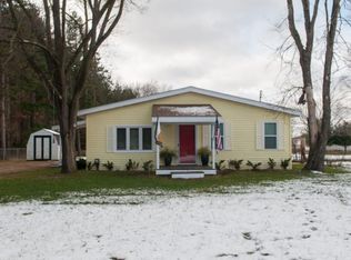 6672 S Dennison Rd, Plainwell, MI 49080