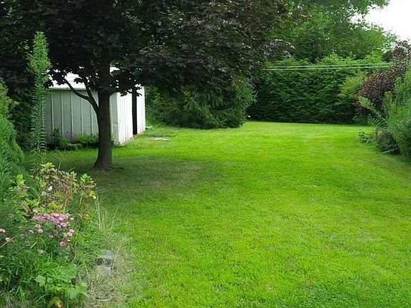 3rd image of 8-71 Cedar St #1X