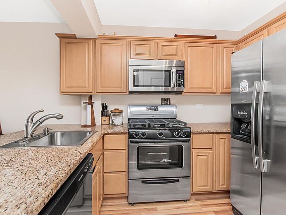 4th image of 6035 Broadway APT 8C