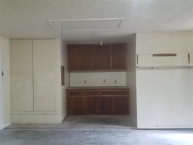 2306 NE Village Dr — Photo 24