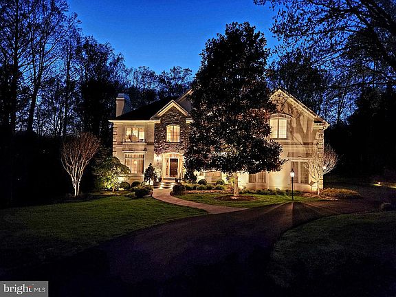 3rd image of 2992 Westhurst Ln