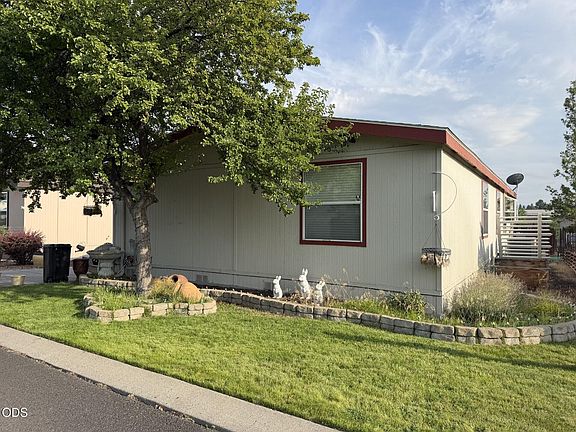 5th image of 1001 SE 15th St Unit 207