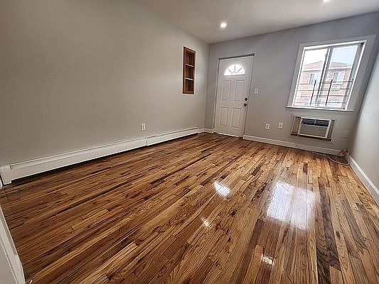 5th image of 640 E 103rd St #1