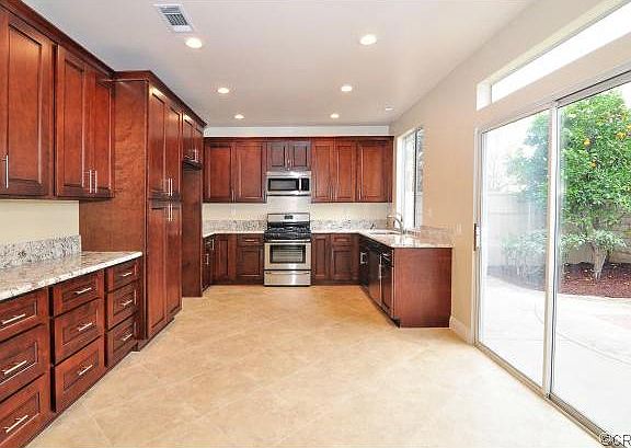 5th image of 7515 Oaktree Ave