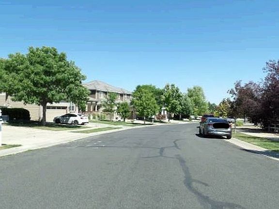Exterior Neighborhood (street photo)