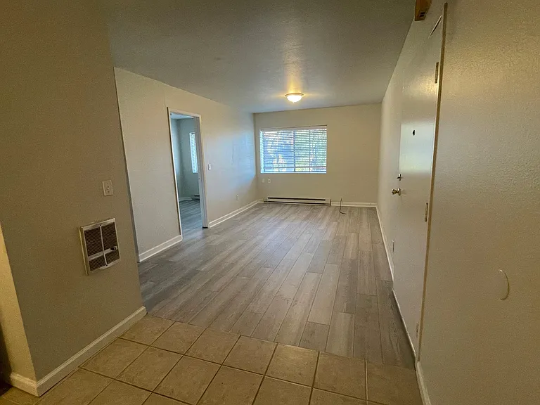 690 Pacific Ave #9 — Photo 3
