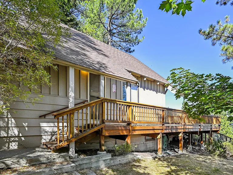 280 Old County Rd — Photo 36