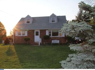 14 Blue Grass Dr, Ewing, NJ 08638