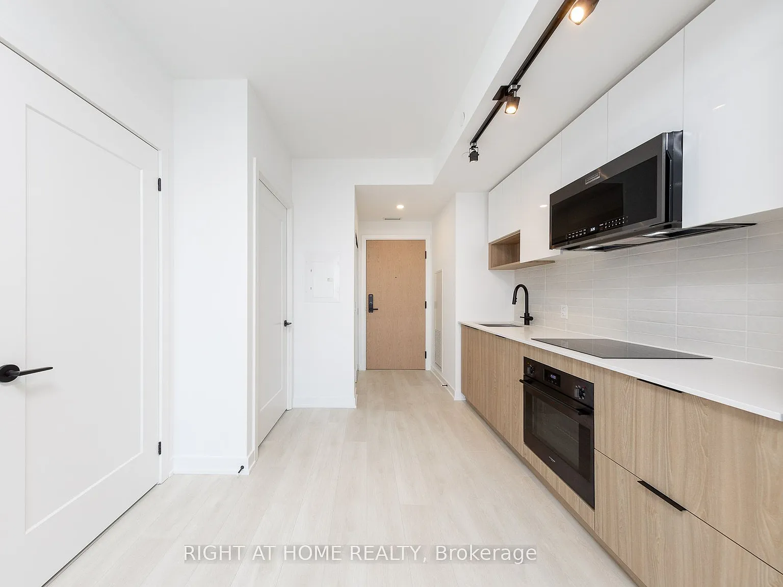 1 bed, $2,100 — Photo 3