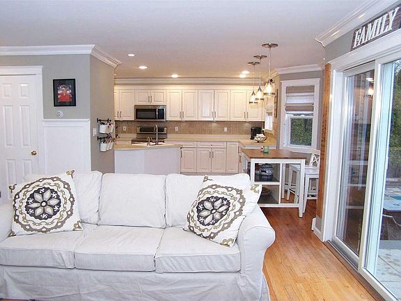 4th image of 266 Collington Dr