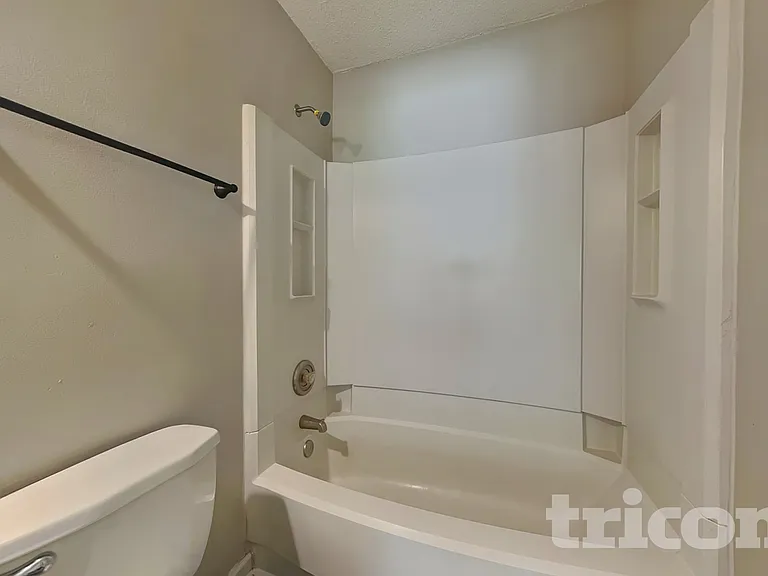 5820 Leatherwood Ln — Photo 7