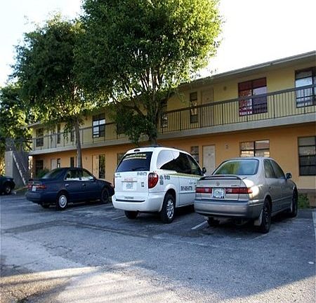 5th image of 5020 Palm Hill Dr APT 115