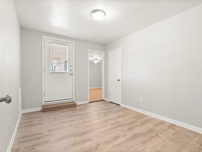 907 Northbend Dr — Photo 19