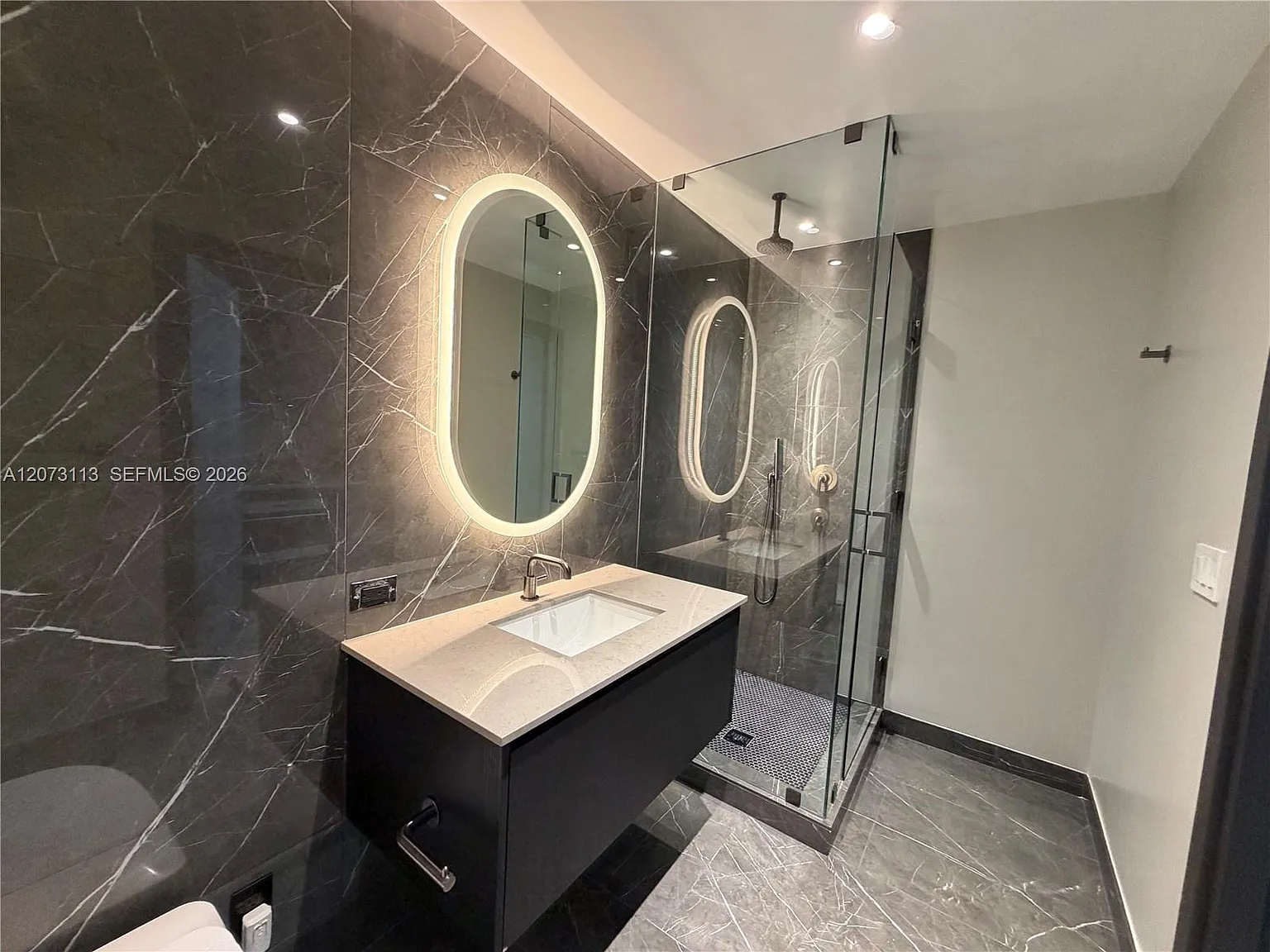 E11even Hotel & Residences — Photo 4