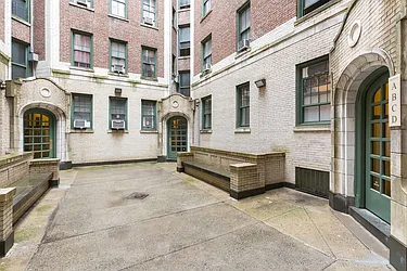 Rented by Cooper & Cooper Real Estate
