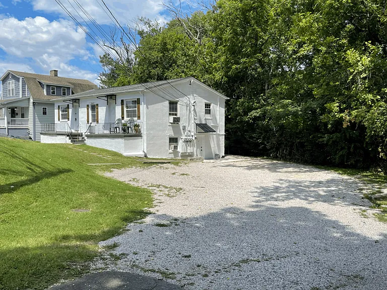 2837 Woodrow Dr #3 — Photo 4