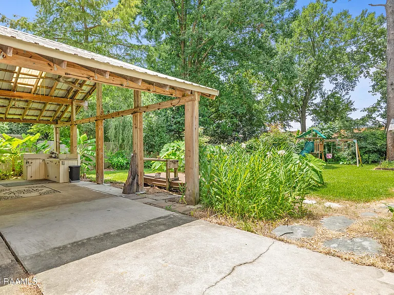 140 Orangewood Dr — Photo 24