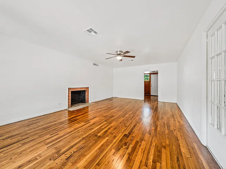 32300 Proctor Ave — Photo 18