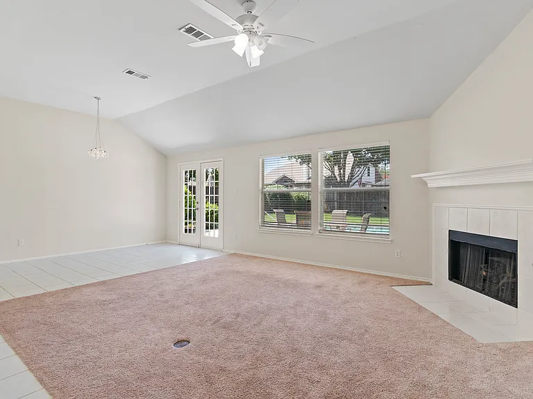 1703 Nightingale Ln — Photo 18