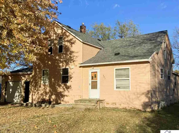 325 3rd St N, Butterfield, MN 56120