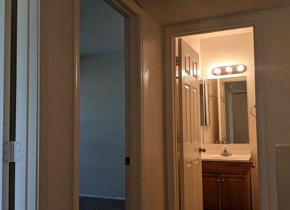 5th image of 2652 N 43rd Ave #B11