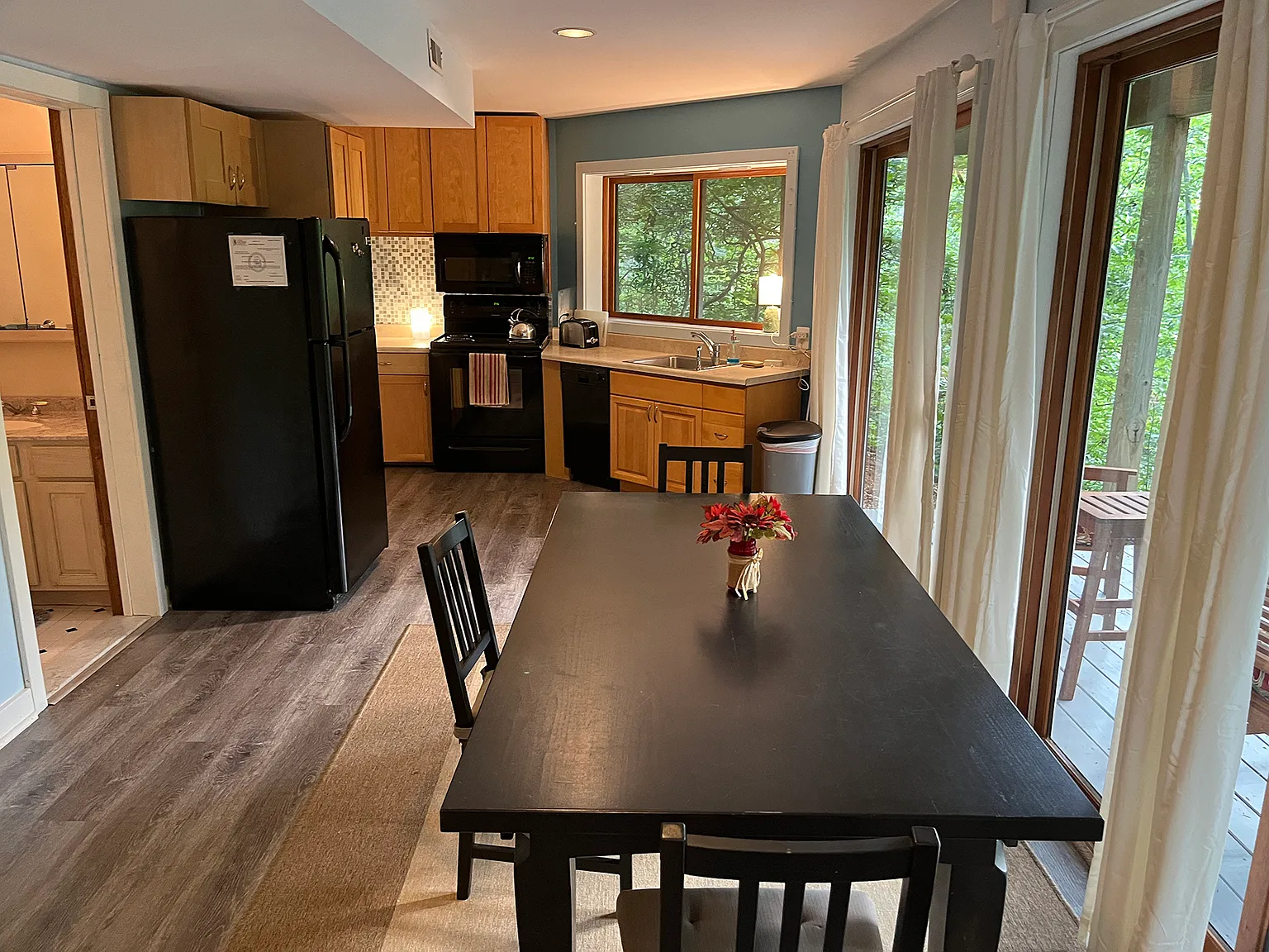 Studio, 750 sqft, $1,800 — Photo 2