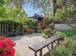 112 Ravenhill Rd, Orinda, CA 94563