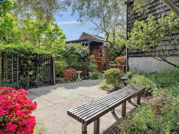 112 Ravenhill Rd, Orinda, CA 94563