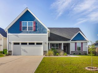 916 Terraces Ln, Hampstead, NC 28443