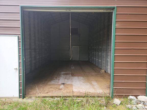 4th image of 700 Willow Rd