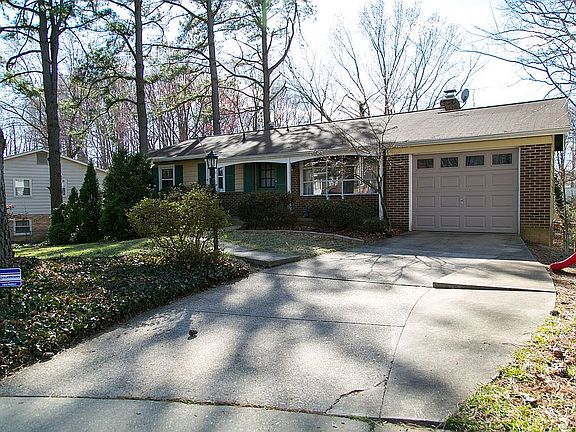 3rd image of 2519 Pembroke Ct