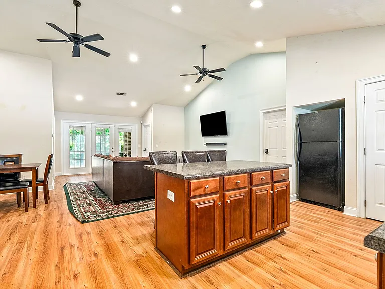 807 W Longleaf Dr #15 — Photo 9