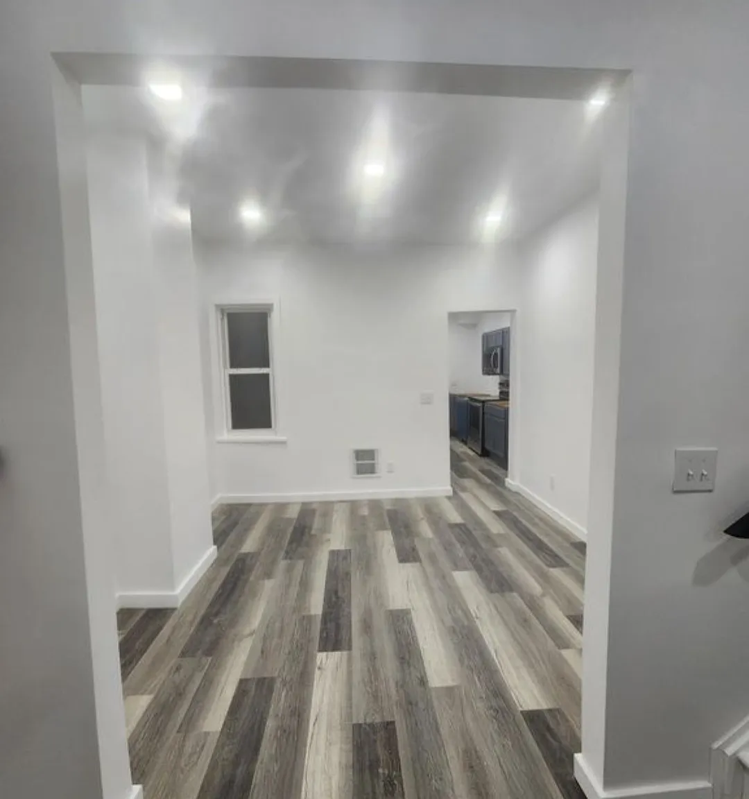 5 bed, 1596 sqft, $2,200 — Photo 1