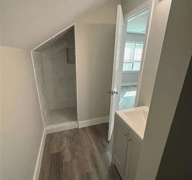 555 Paines Ave NW — Photo 4
