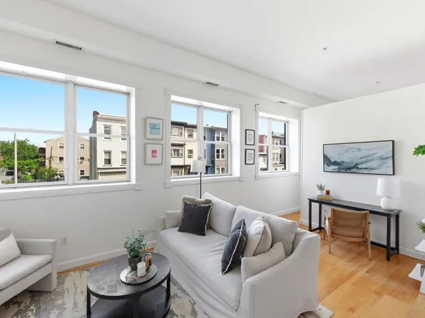 156 Chelsea St APT 201, Boston, MA 02128