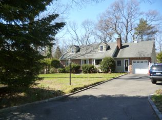 18 Gildare Dr, East Northport, NY 11731