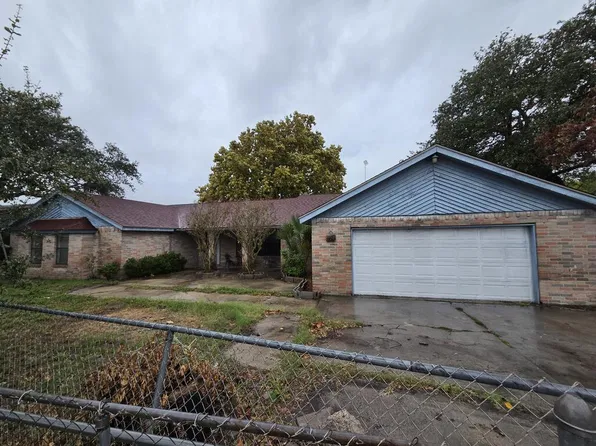 122 Saint Peter St, Rockport, TX 78382