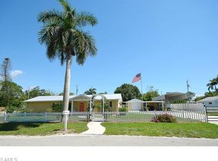 5825 Cubles Dr, Bokeelia, FL 33922