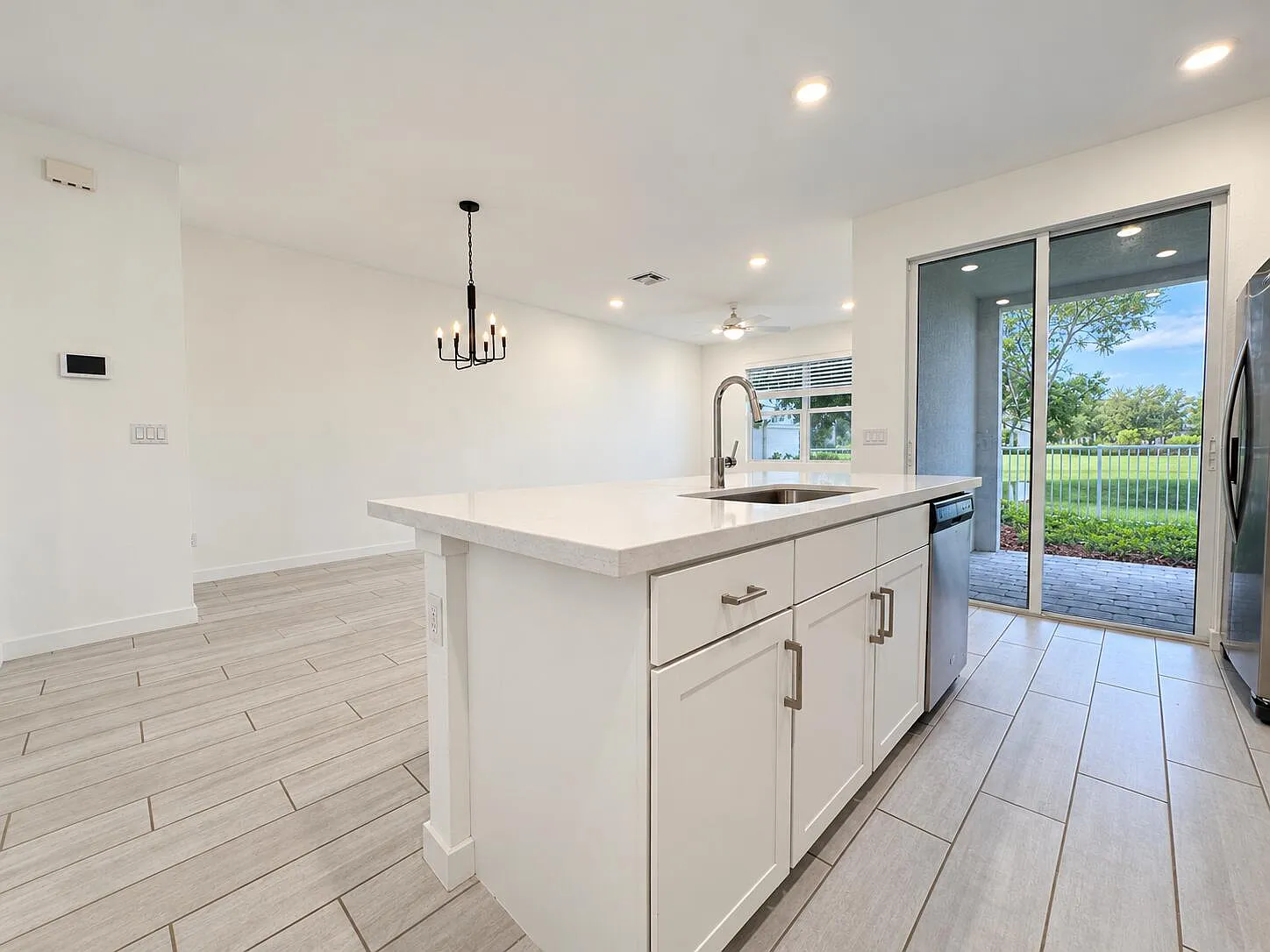 3 bed, 2.5 bath, 1791 sqft, $3,200 — Photo 4