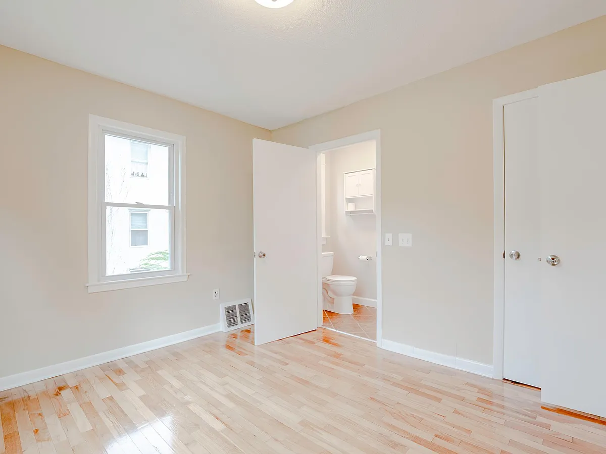 Building Photo - 232 Lathrop St