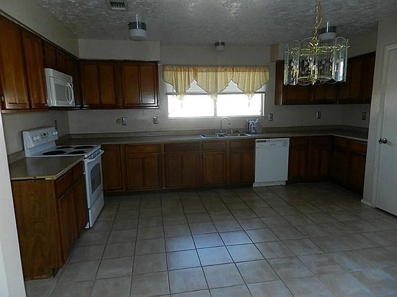 3rd image of 16242 New Field Dr