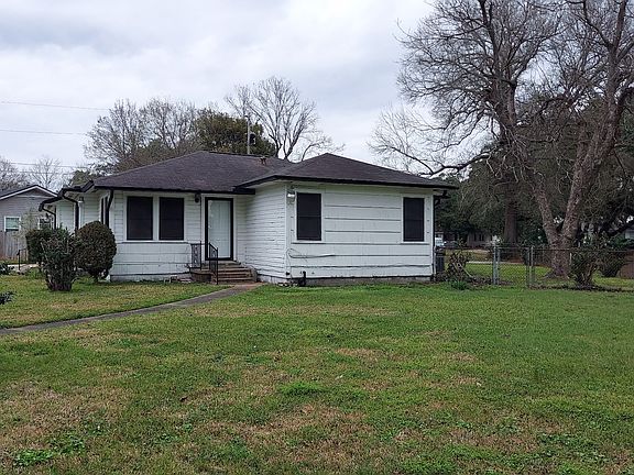 3rd image of 206 Bluebonnet Dr