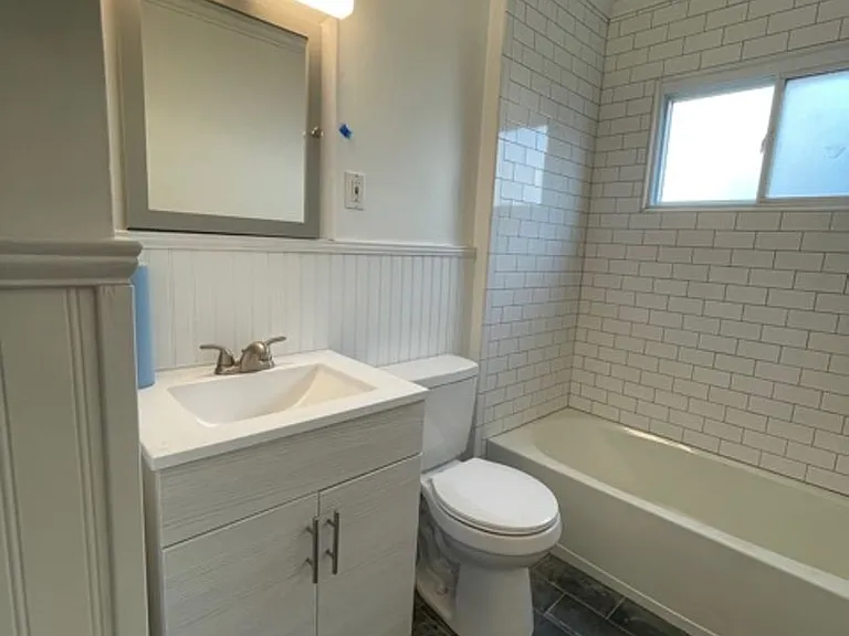 75 Eileen St — Photo 10