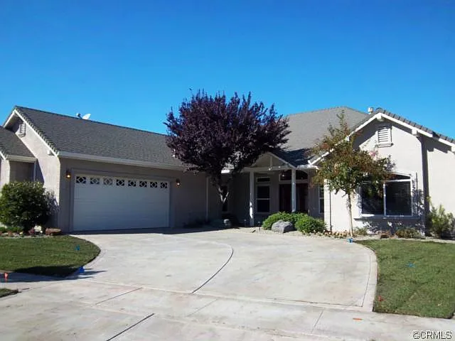 105 Sterling Oaks Dr