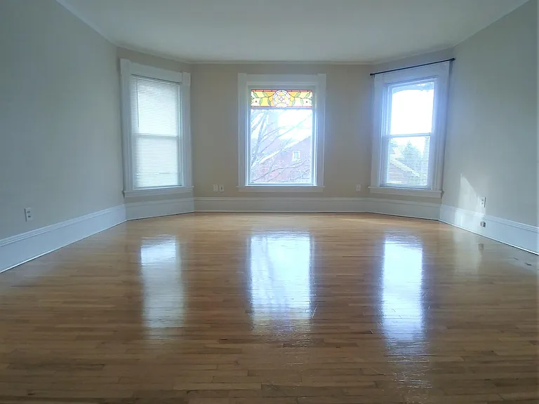 419 1/2 N Wolfe St — Photo 6