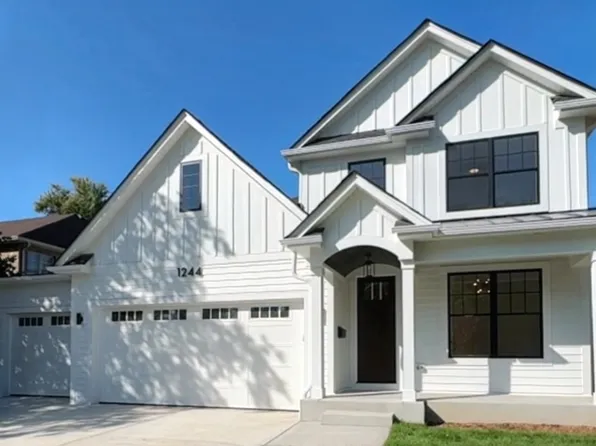 1244 N Chicago Ave, Arlington Heights, IL 60004