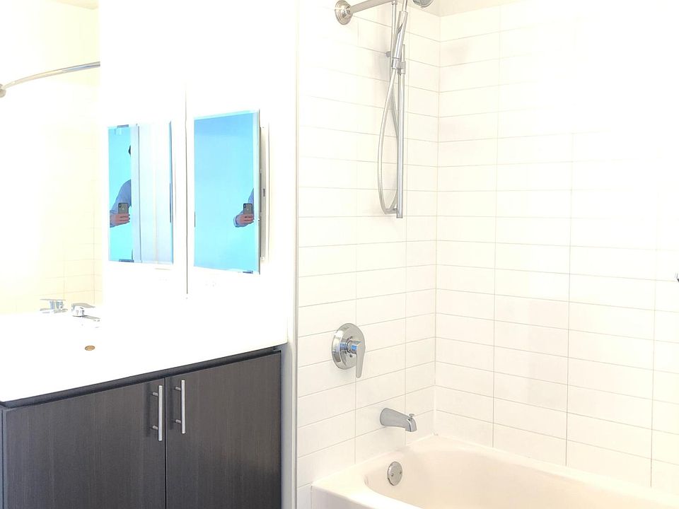 1st image of 156 W Superior St #616