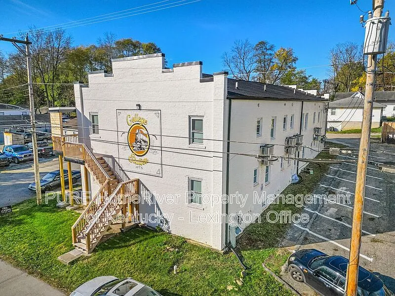 2 bed, 1.0 bath, 600 sqft, $850 — Photo 1