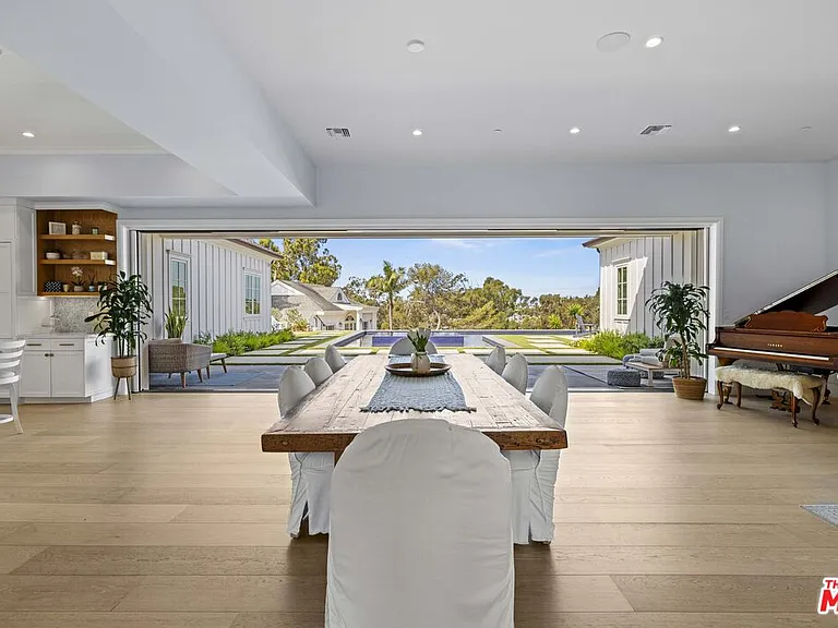 6671 Dume Dr — Photo 11