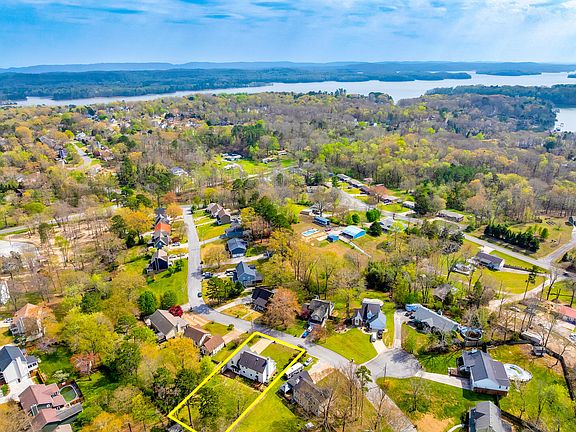 2nd image of 2105 Port Royal Dr
